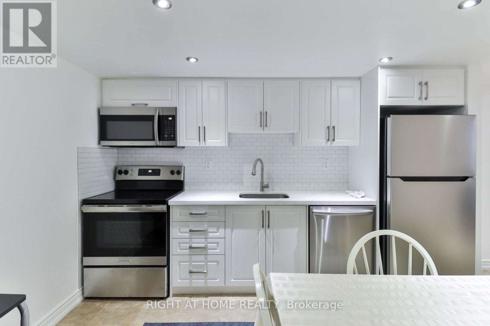 BSMT (ALL UTIL. INCL.) - 2 GREENLAND ROAD, Toronto, Ontario