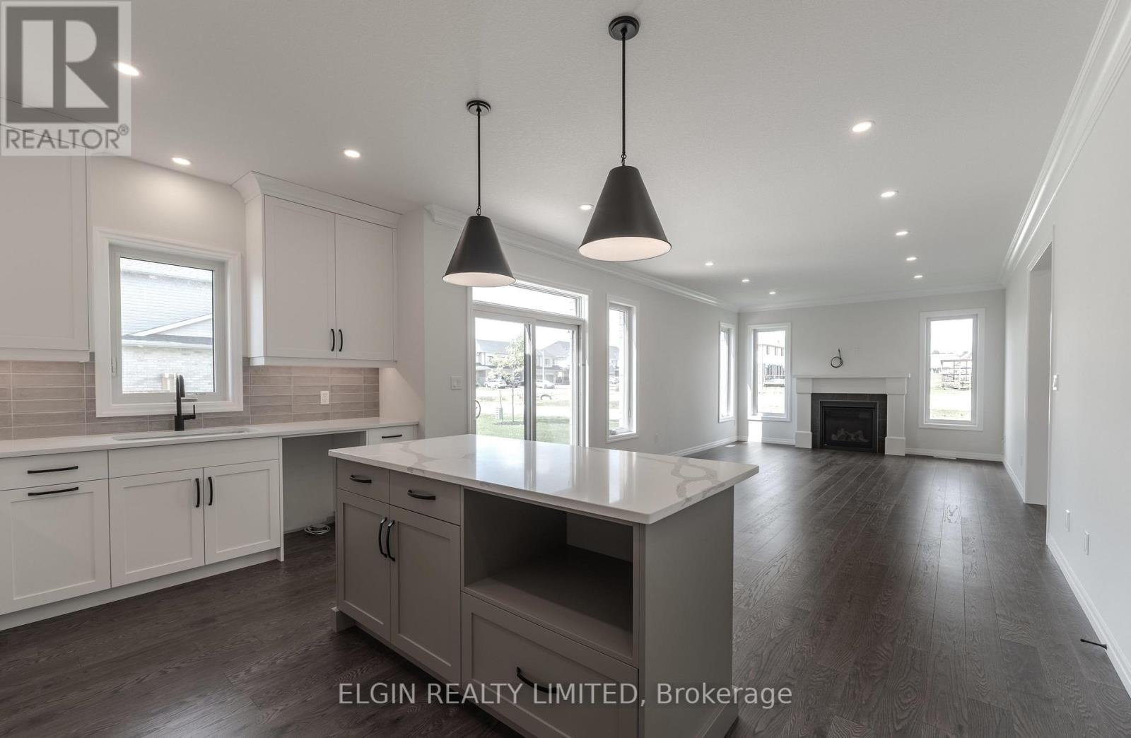 12 Braun Avenue, Tillsonburg, Ontario  N4G 0K5 - Photo 10 - X12344171
