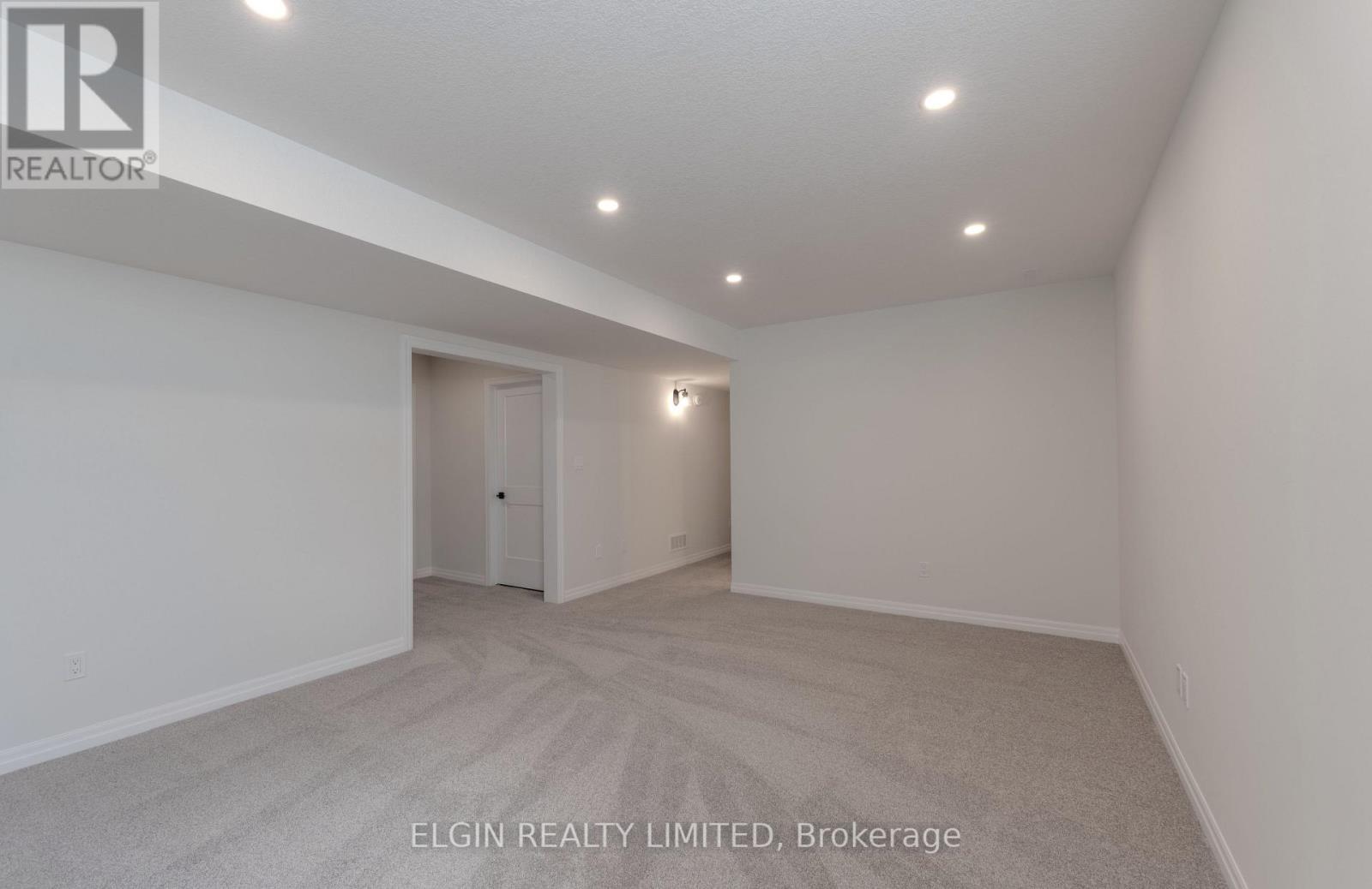 12 Braun Avenue, Tillsonburg, Ontario  N4G 0K5 - Photo 29 - X12344171