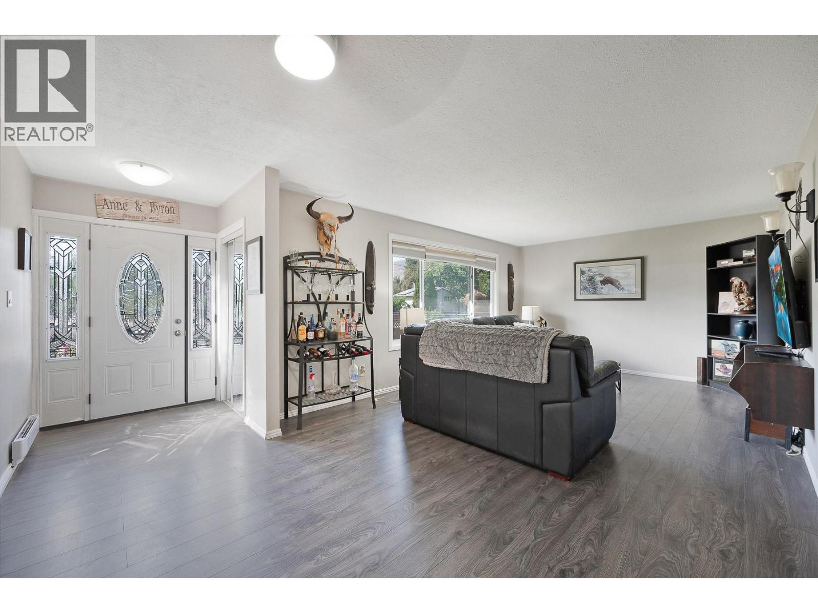 2305 39 Street, Vernon, British Columbia  V1T 7W9 - Photo 3 - 10359969