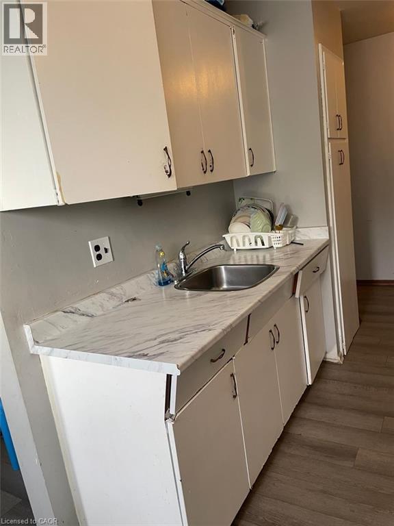 80 Kinzie Avenue Unit# 4, Kitchener, Ontario  N2A 2J5 - Photo 9 - 40743496