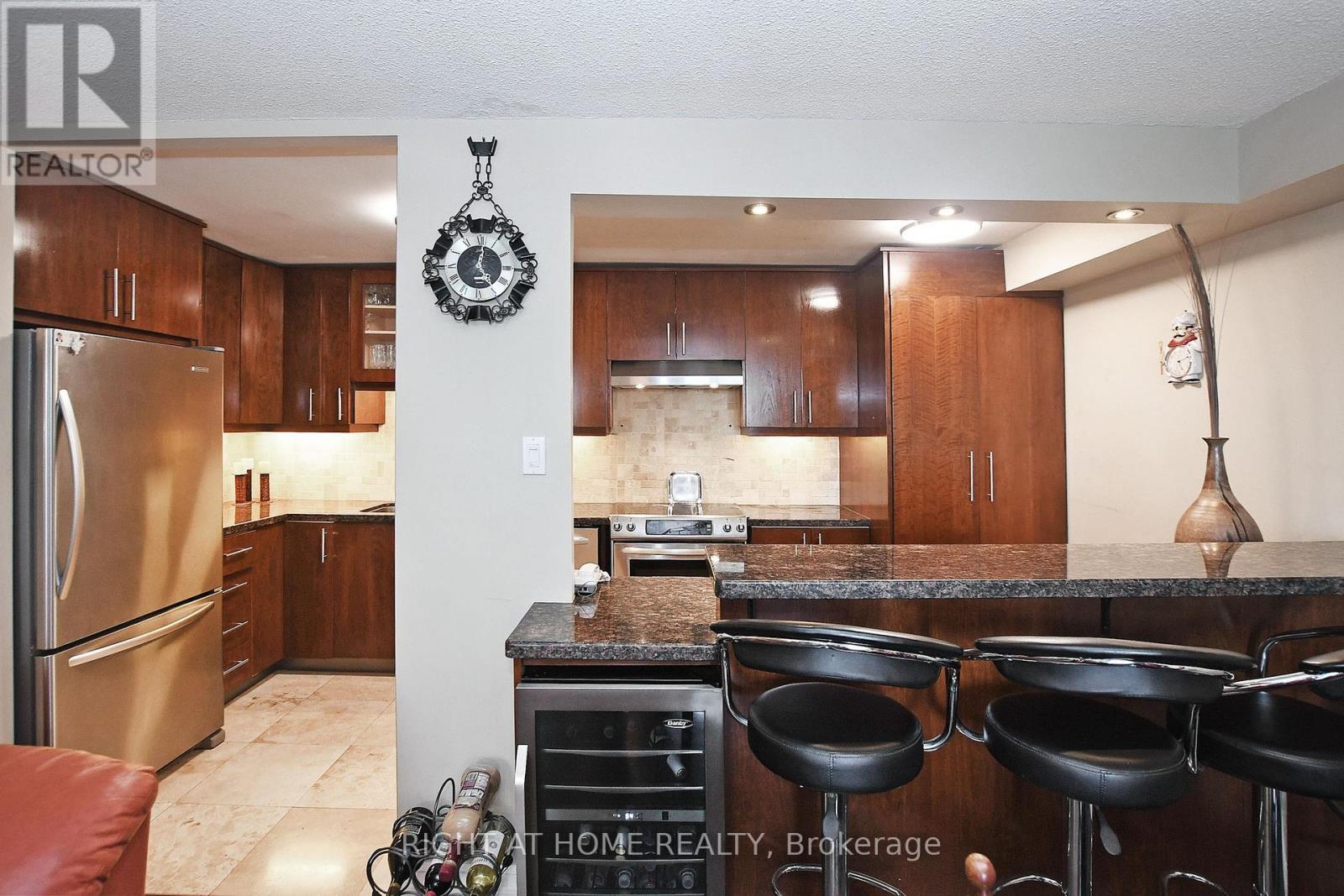 806 - 60 Inverlochy Boulevard, Markham, Ontario  L3T 4T7 - Photo 13 - N12353668