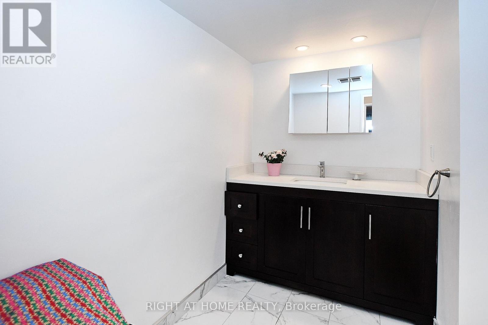 806 - 60 Inverlochy Boulevard, Markham, Ontario  L3T 4T7 - Photo 30 - N12353668