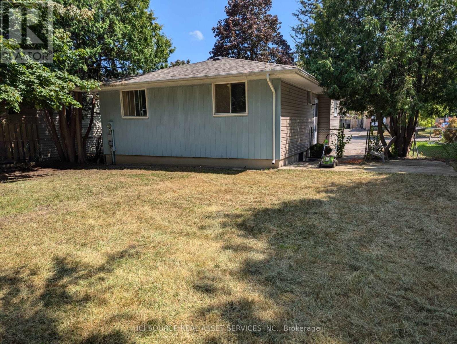 Property at 124 HAWTHORNE ROAD image 2