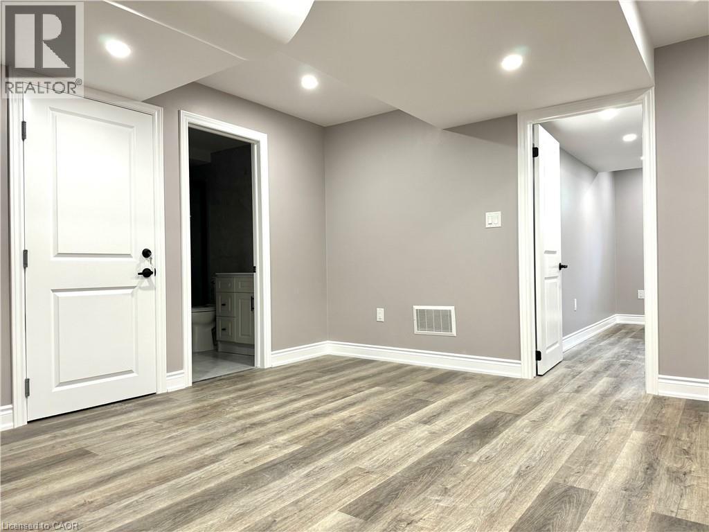 35 Loxleigh Lane Unit# #b, Breslau, Ontario  N0B 1M0 - Photo 4 - 40746409