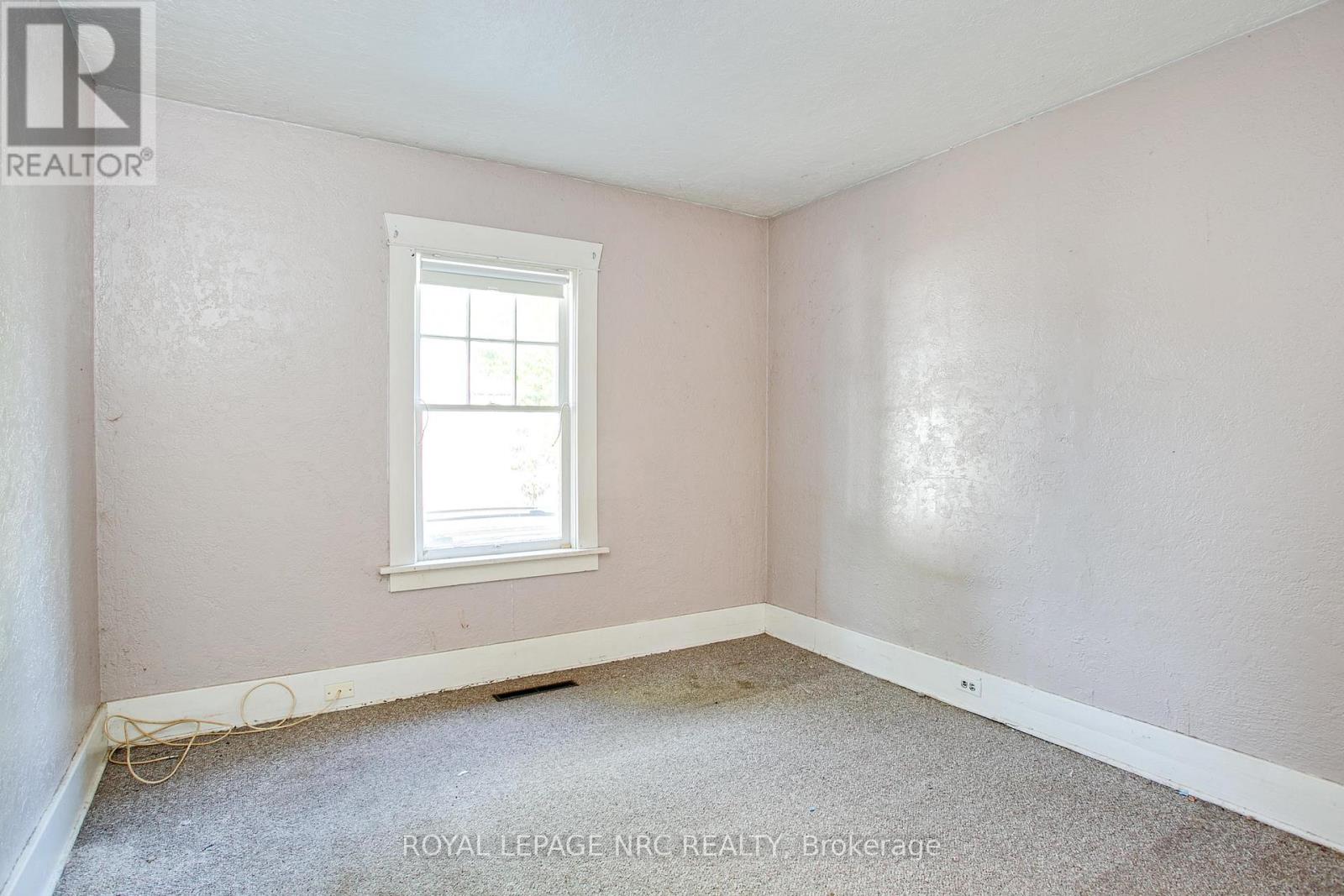 3651 Elm Street, Fort Erie, Ontario  L0S 1N0 - Photo 12 - X12353708