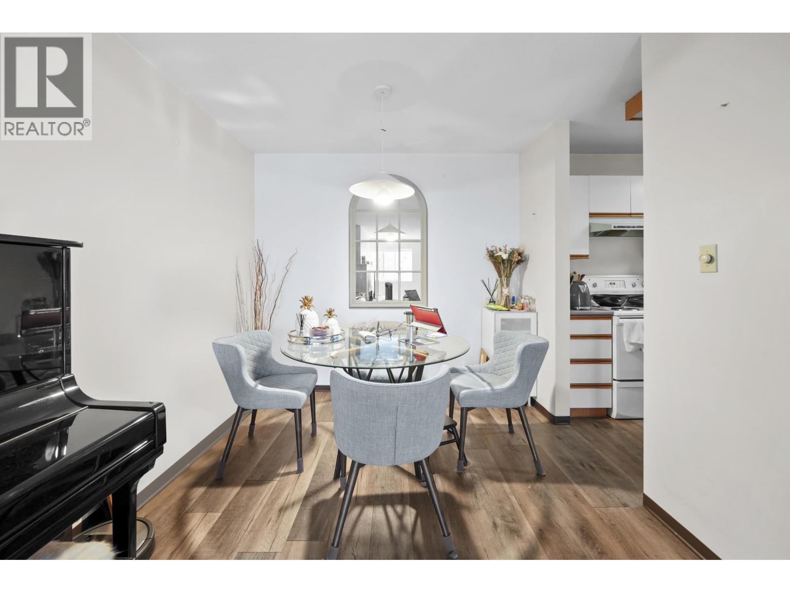 204 7431 BLUNDELL ROAD, Richmond, British Columbia
