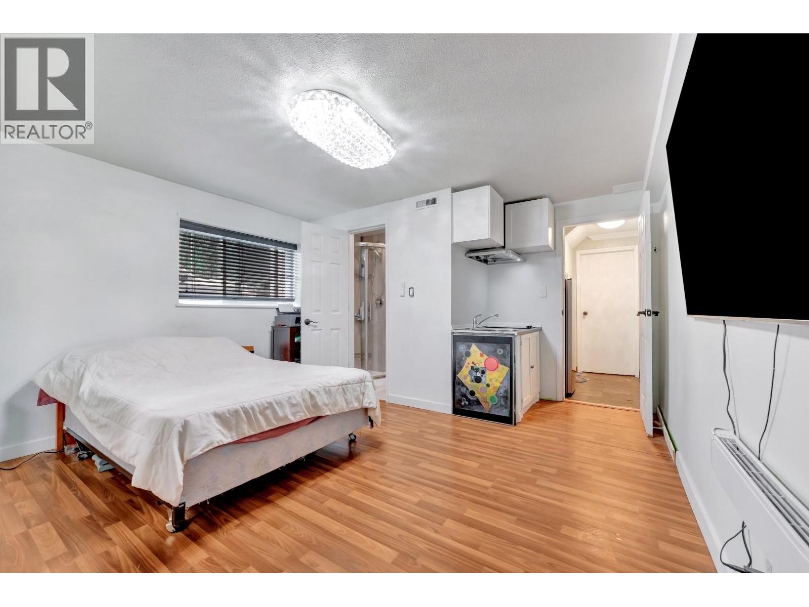 Property at 1081 LINCOLN AVENUE image 4