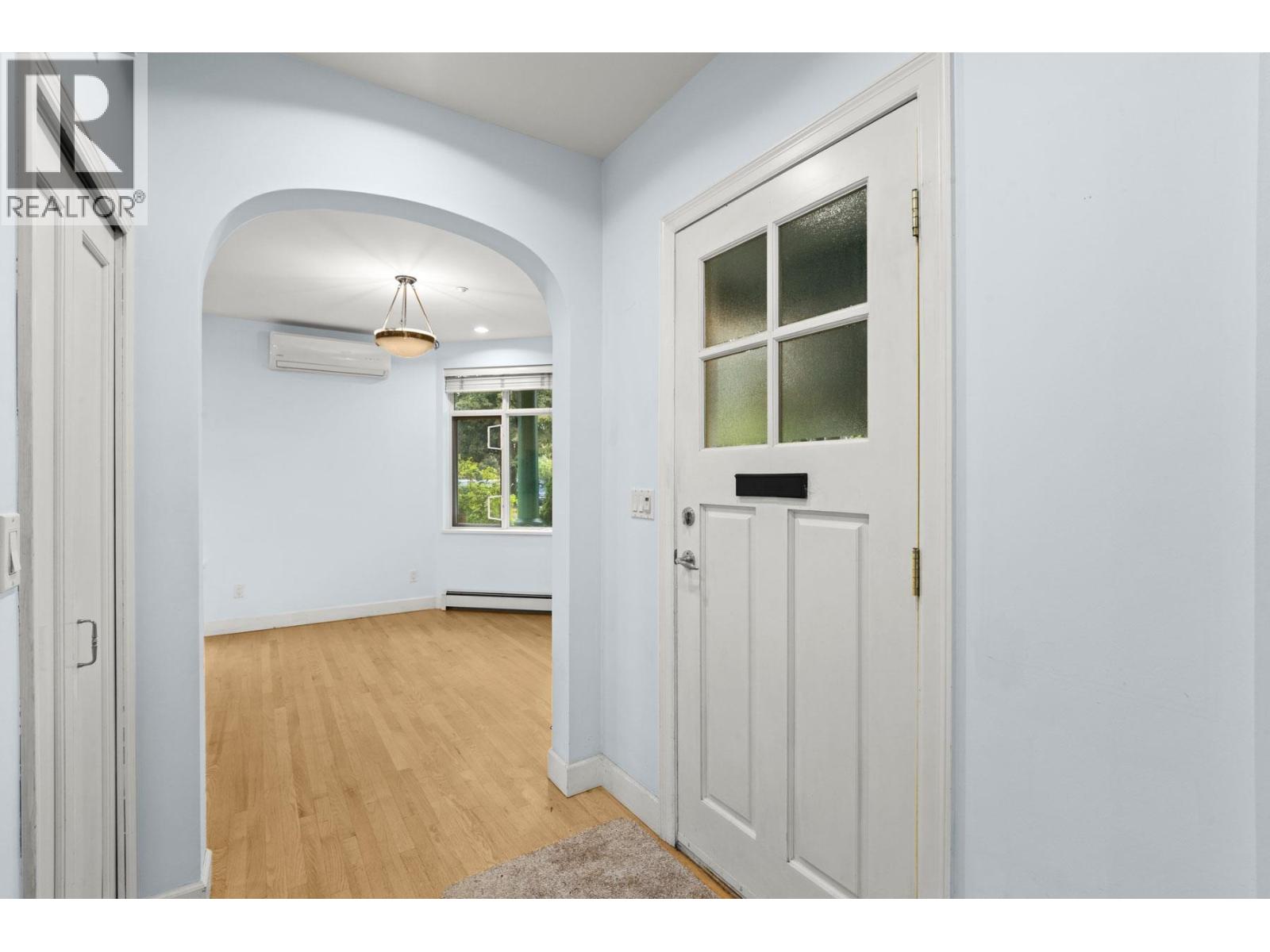 Property at 3135 MAPLE STREET image 5