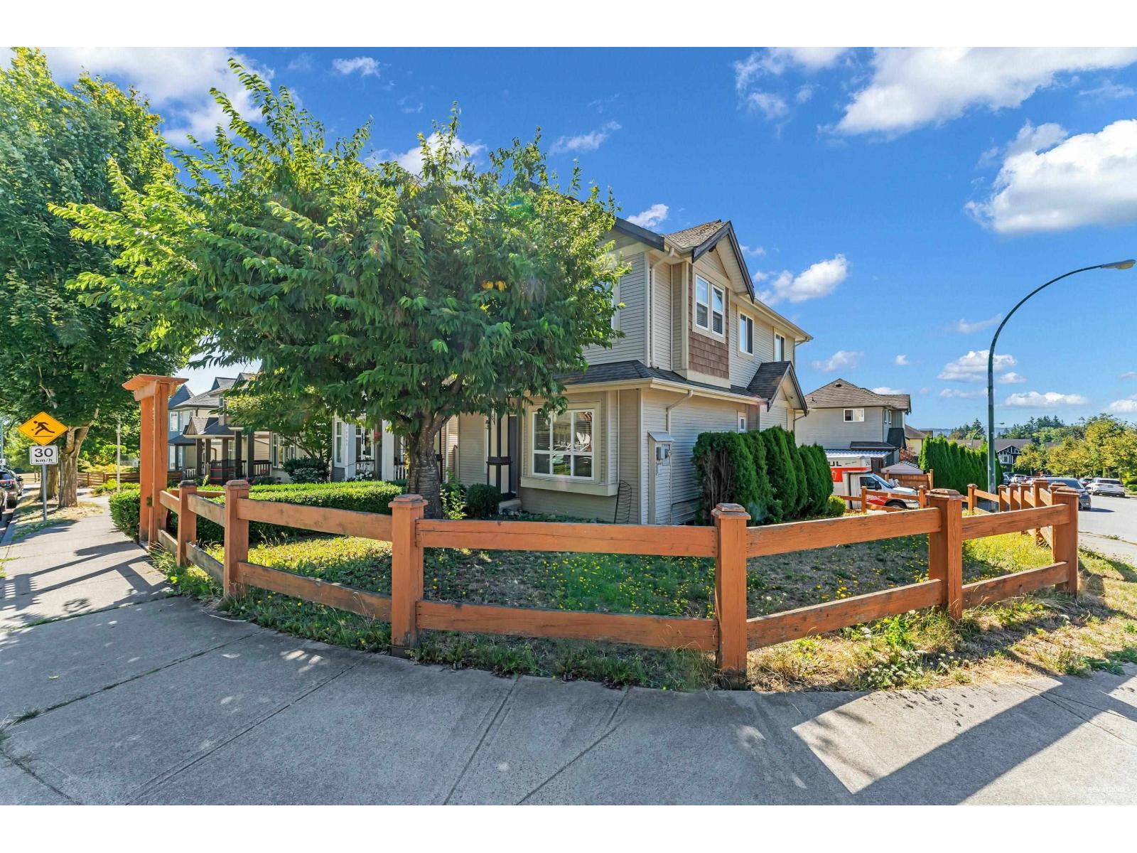 14850 57 Avenue, Surrey, British Columbia  V3S 8W3 - Photo 3 - R3038605