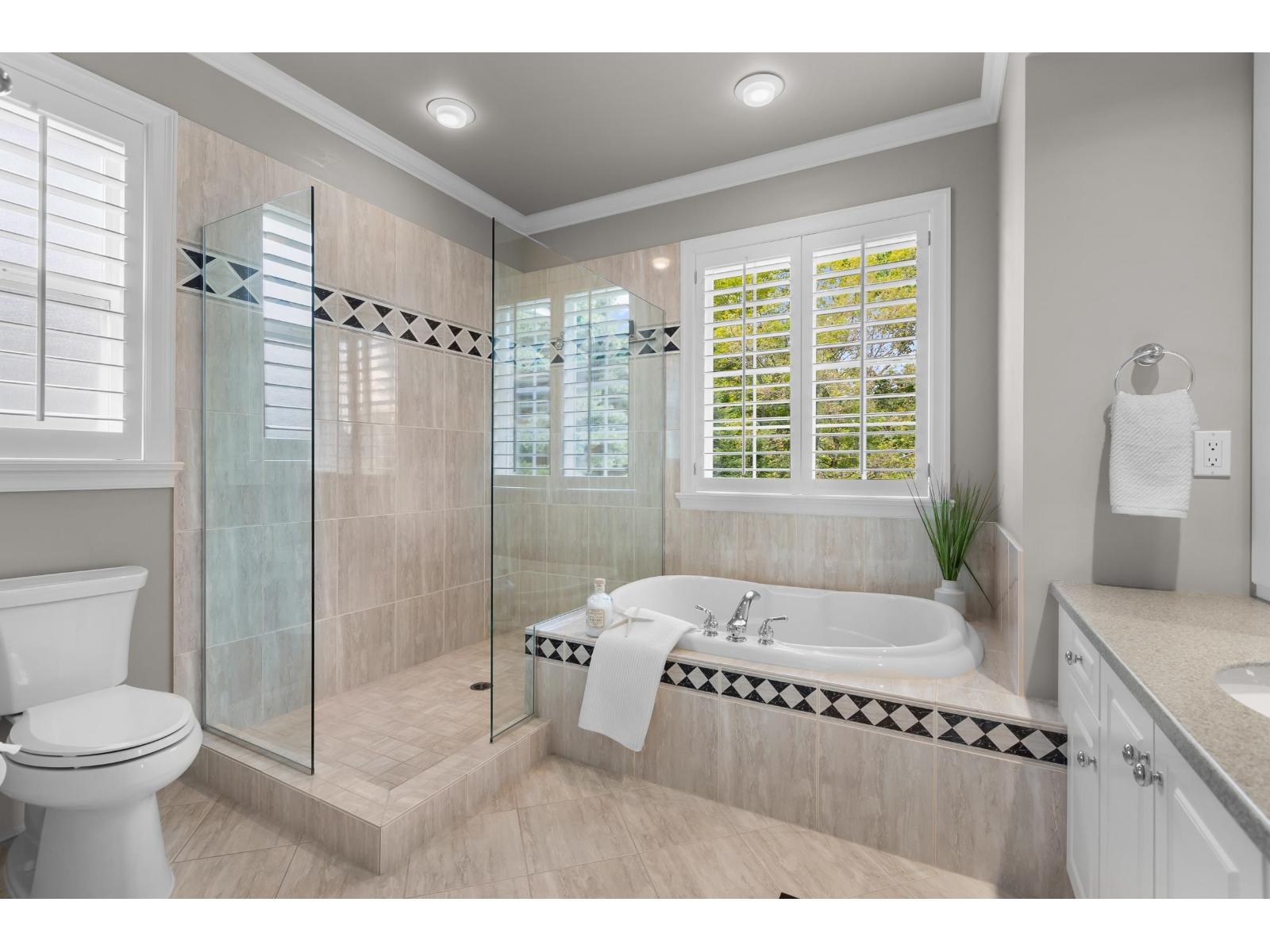 3388 Canterbury Drive, Surrey, British Columbia  V3Z 0J8 - Photo 24 - R3038499