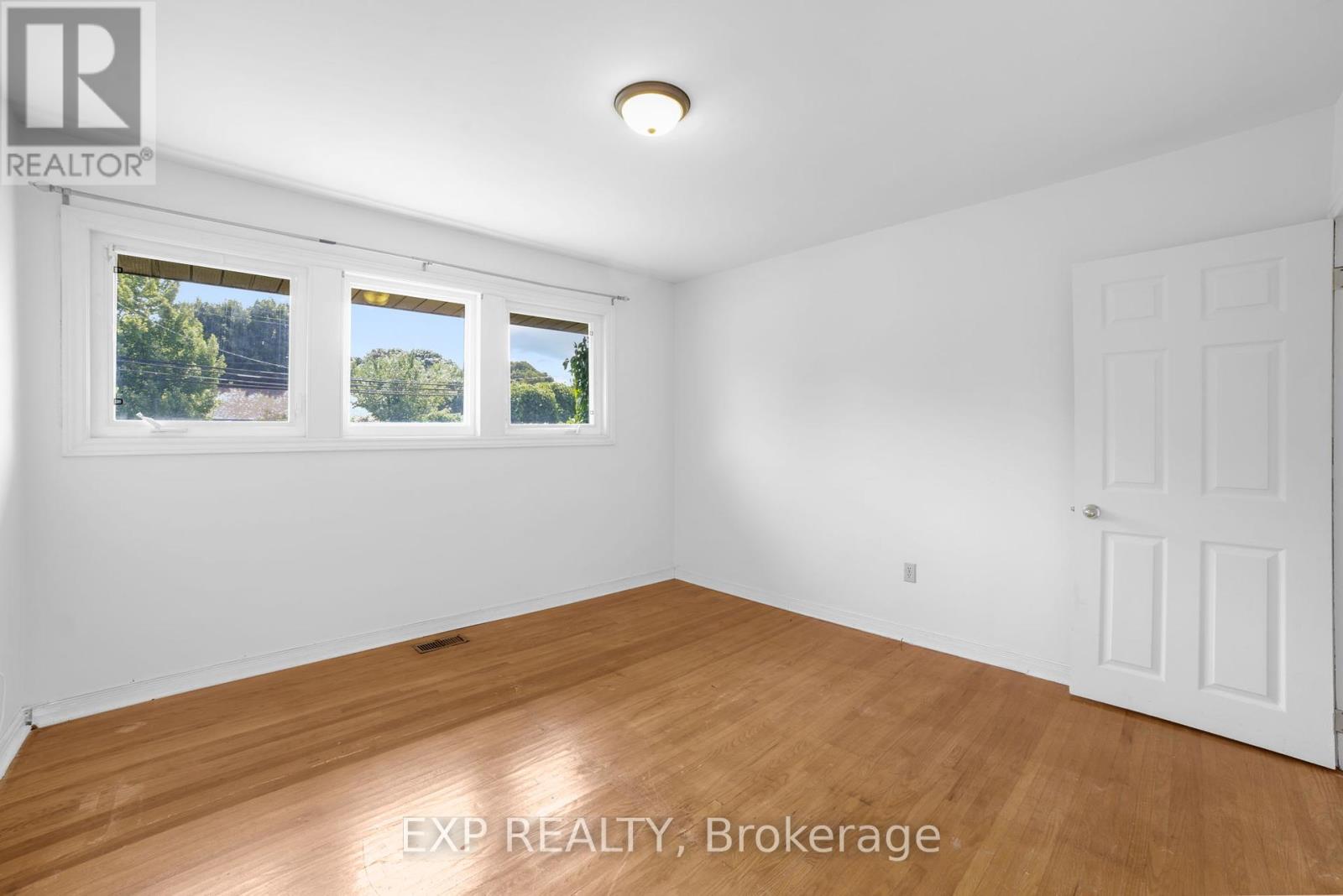 272 Upper Paradise Road, Hamilton, Ontario  L9C 5C2 - Photo 12 - X12353643