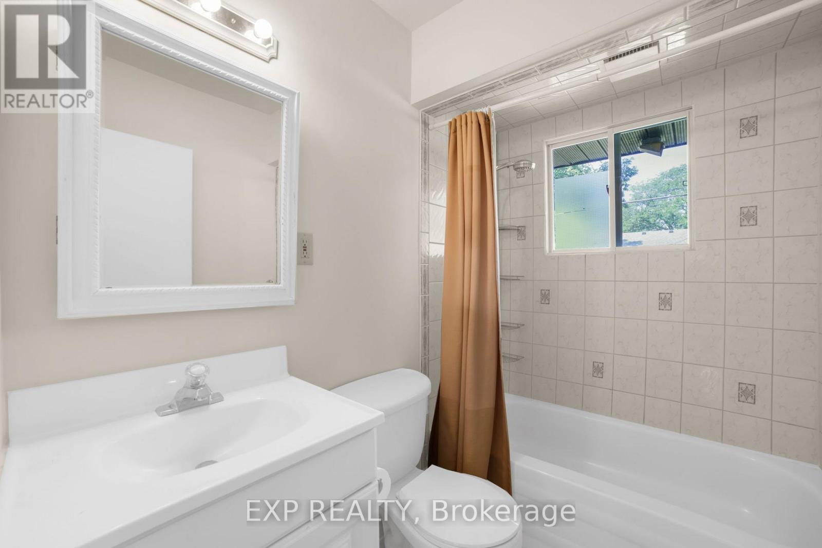 272 Upper Paradise Road, Hamilton, Ontario  L9C 5C2 - Photo 17 - X12353643