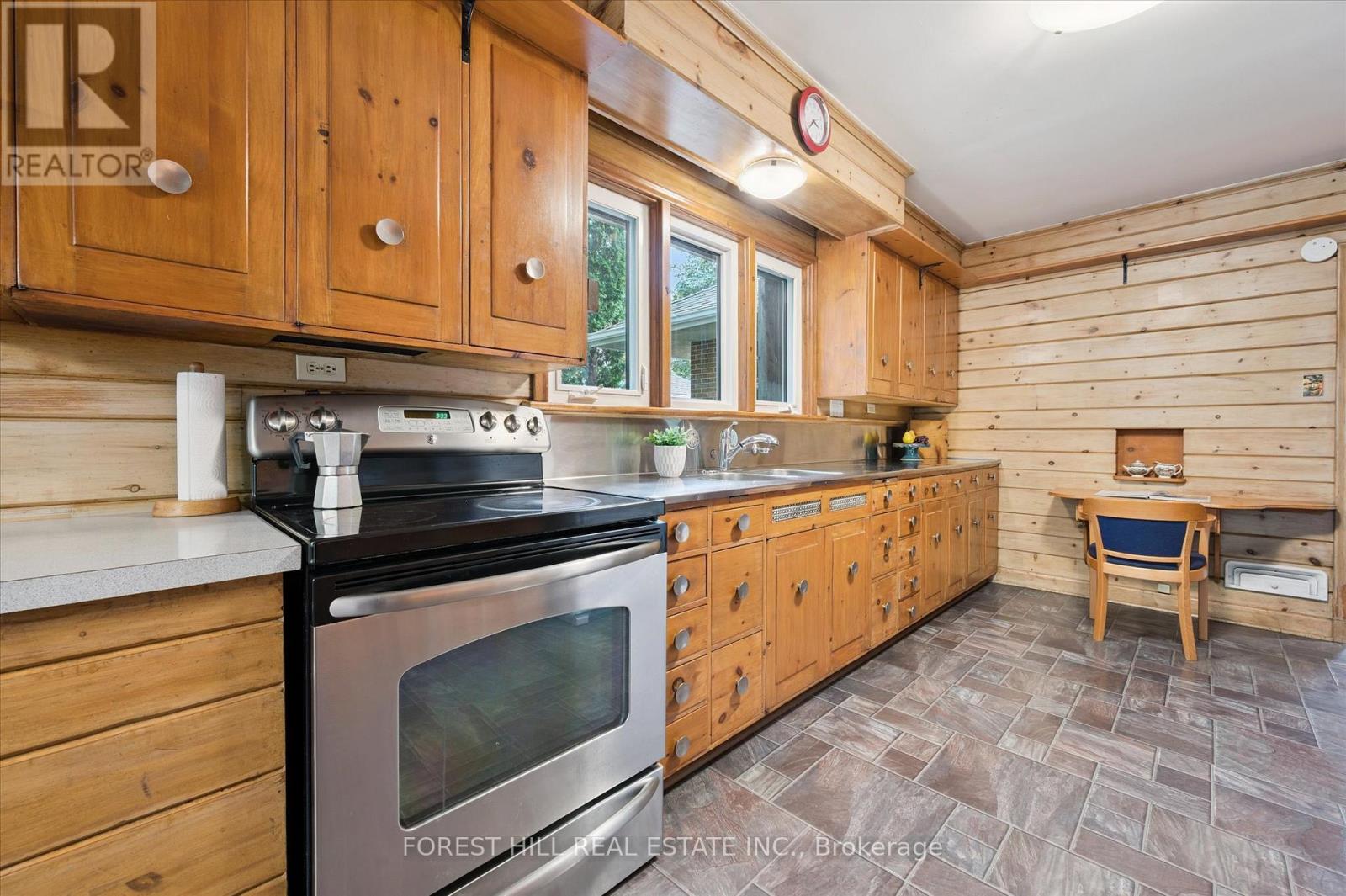 688 Rockway Drive, Kitchener, Ontario  N2G 3B4 - Photo 12 - X12353684
