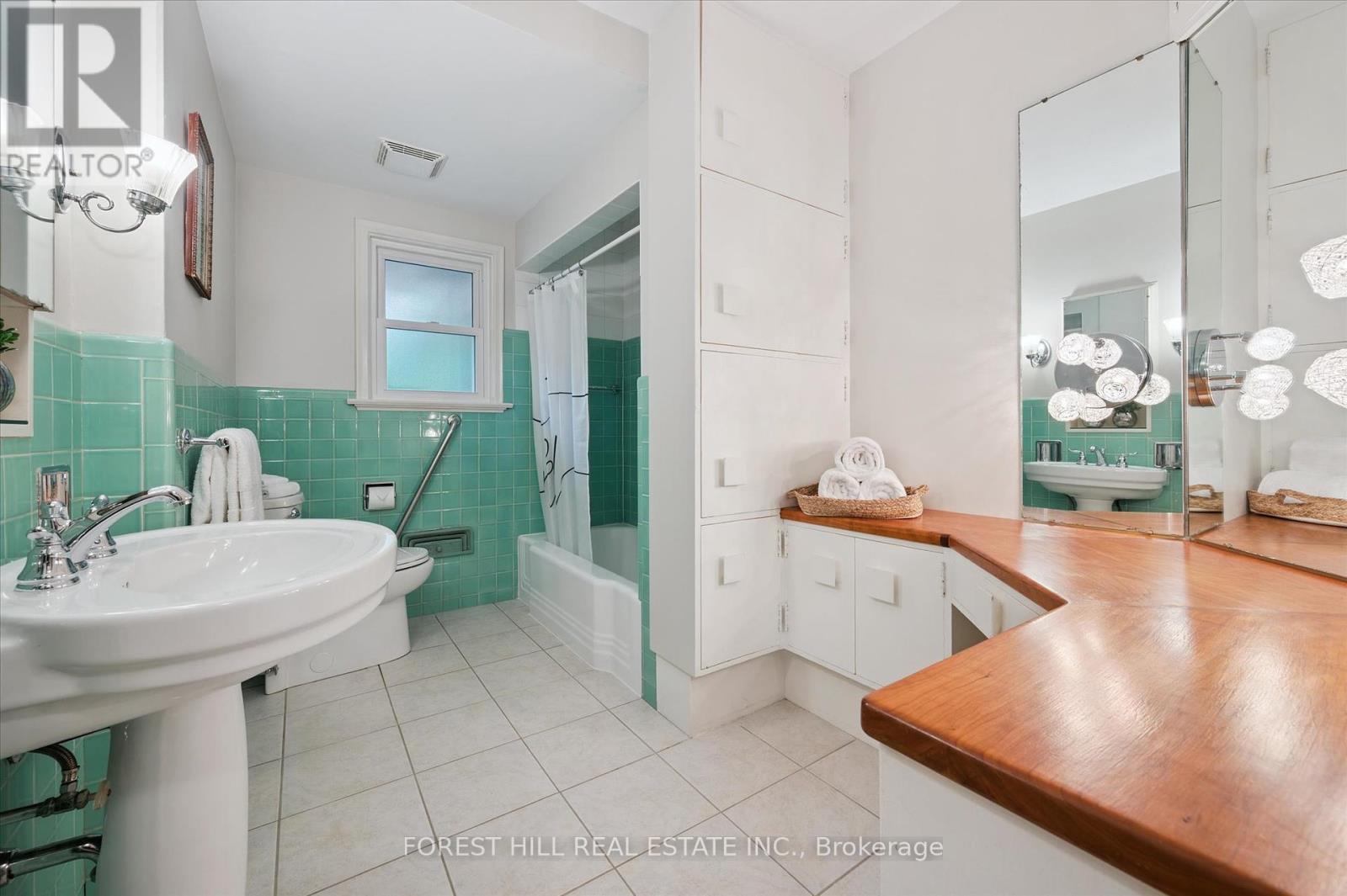 688 Rockway Drive, Kitchener, Ontario  N2G 3B4 - Photo 17 - X12353684