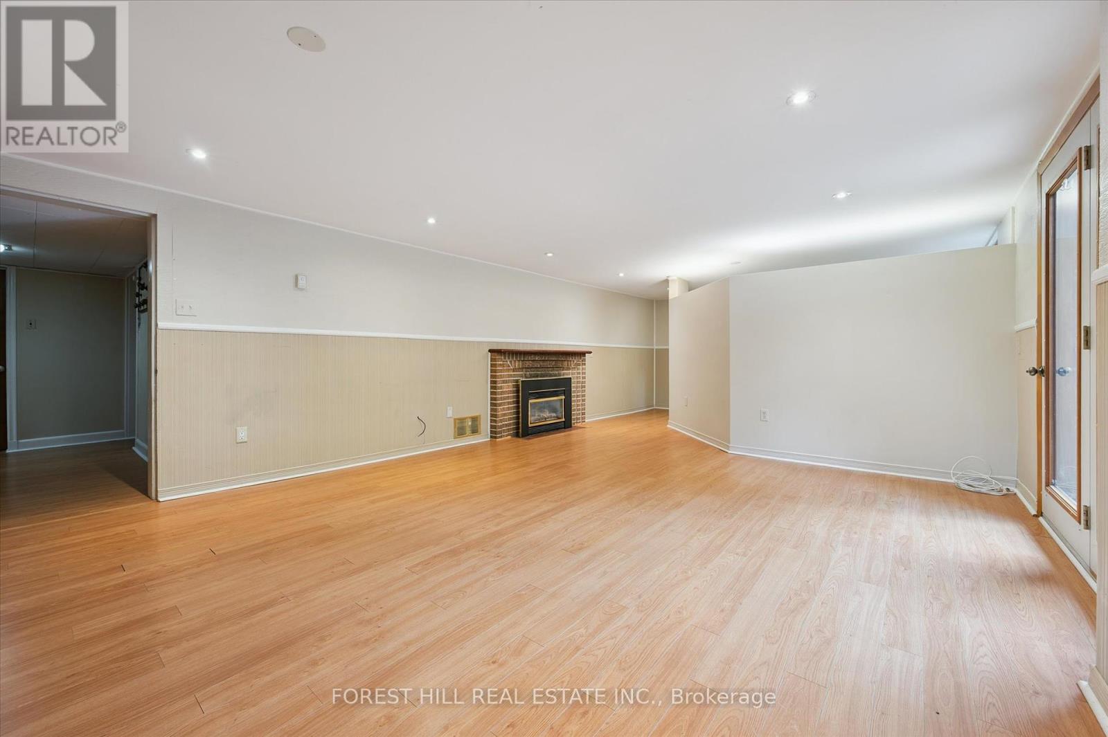 688 Rockway Drive, Kitchener, Ontario  N2G 3B4 - Photo 23 - X12353684