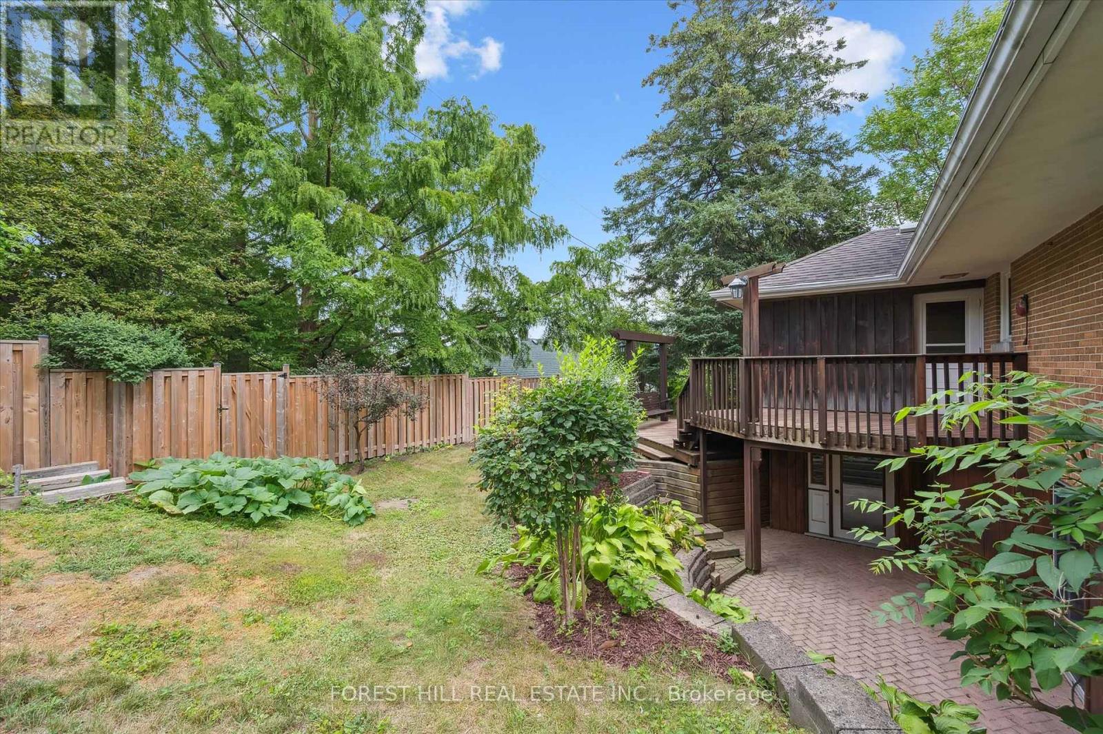 688 Rockway Drive, Kitchener, Ontario  N2G 3B4 - Photo 31 - X12353684