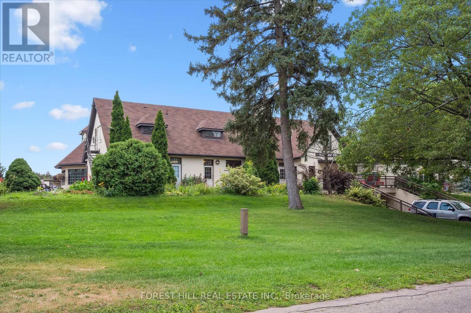 688 Rockway Drive, Kitchener, Ontario  N2G 3B4 - Photo 34 - X12353684