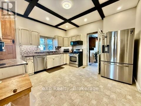 531 11th Avenue, Hanover, Ontario  N4N 2S3 - Photo 7 - X12353719