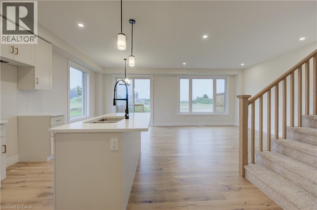 30 Anne Street W, Harriston, Ontario  N0G 1Z0 - Photo 9 - 40727424