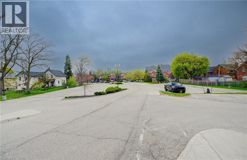 100 Erb Street E, Waterloo, Ontario  N2J 1L9 - Photo 36 - 40727429