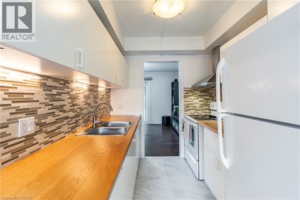 411 Keats Way Unit# 4, Waterloo, Ontario  N2L 5S7 - Photo 11 - 40737607