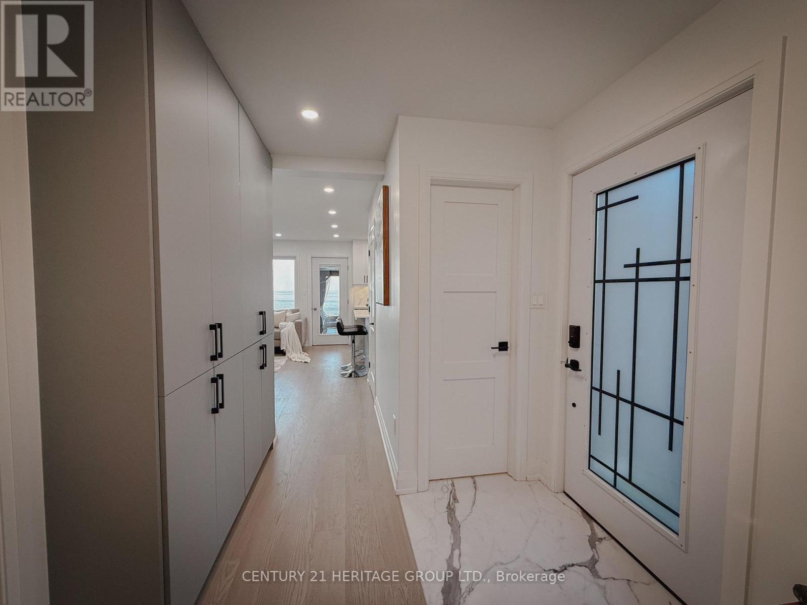 110 Hedge Road, Georgina, Ontario  L0E 1R0 - Photo 8 - N12351625