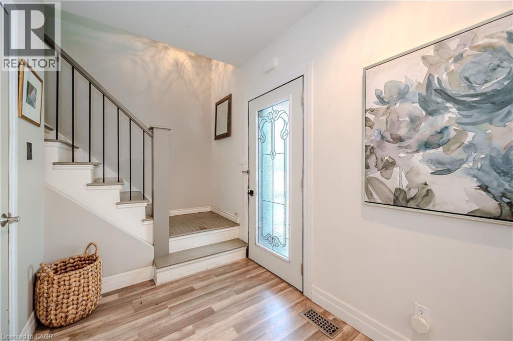 33 Glasgow Street, Kitchener, Ontario  N2G 2G6 - Photo 3 - 40740253