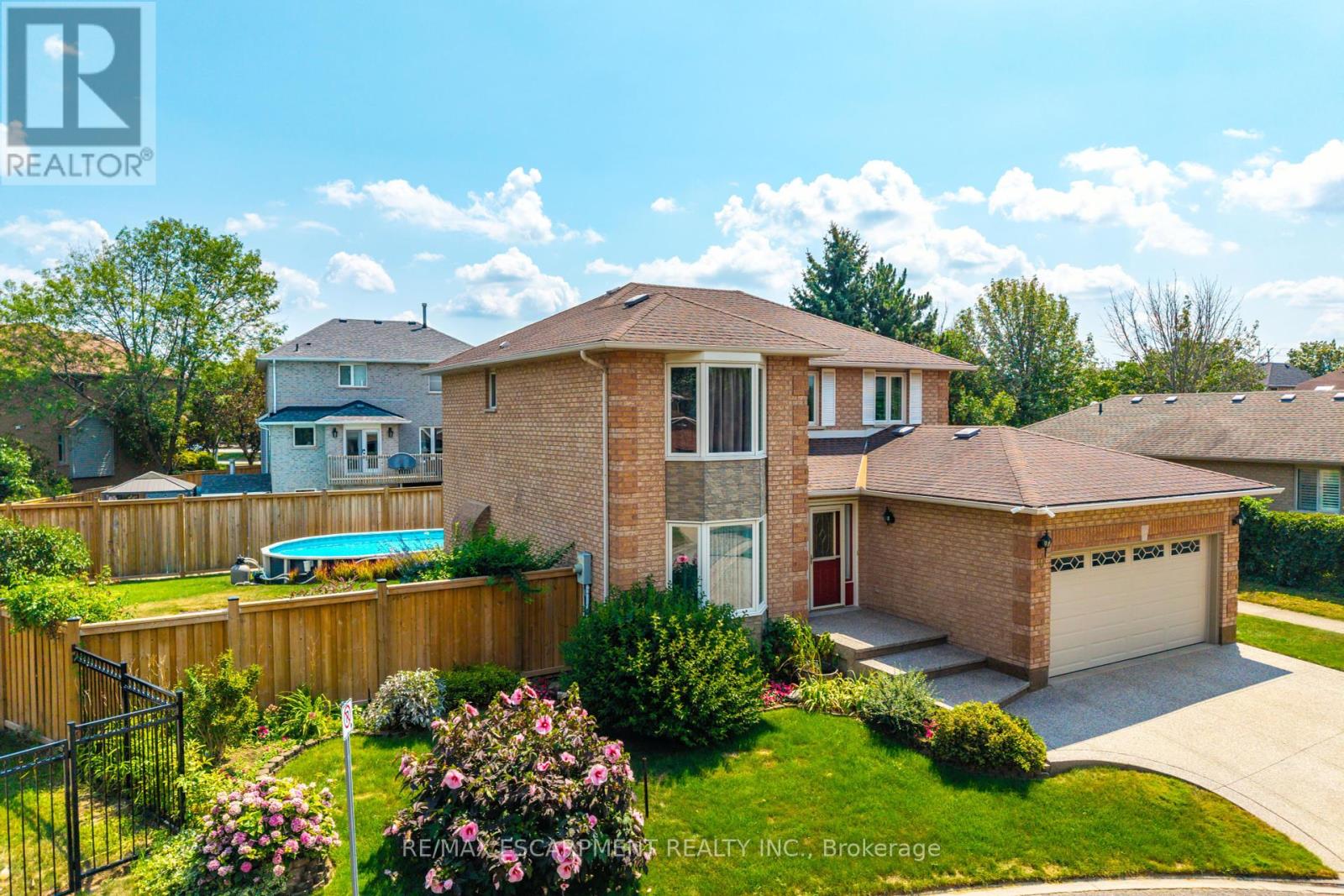 Property at 10 SHADOWDALE DRIVE image 2