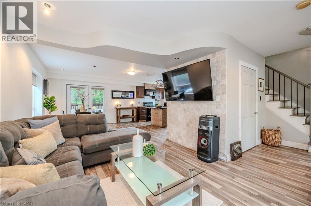 33 Glasgow Street, Kitchener, Ontario  N2G 2G6 - Photo 5 - 40740253