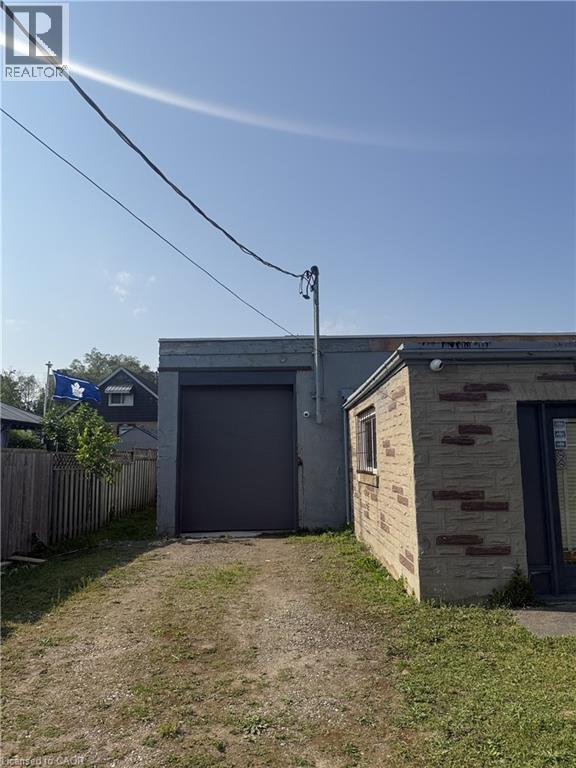 8 Munch Avenue, Cambridge, Ontario  N1R 1A2 - Photo 2 - 40740395