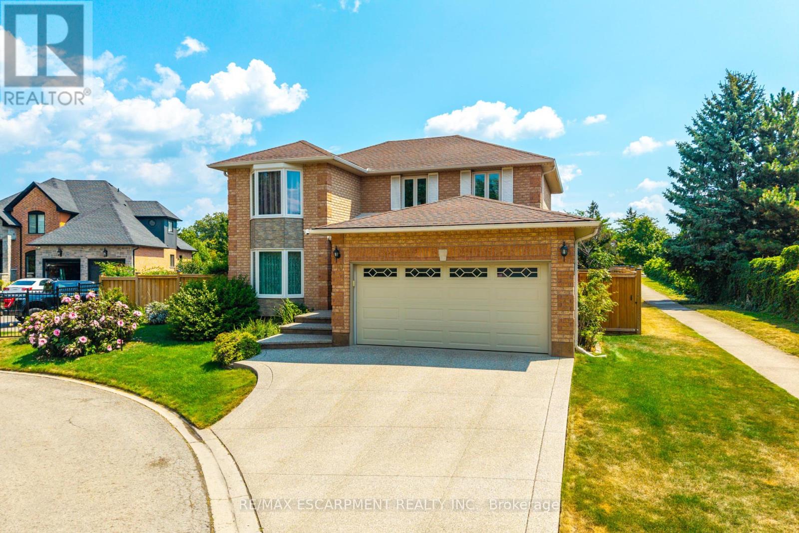 Property at 10 SHADOWDALE DRIVE image 3