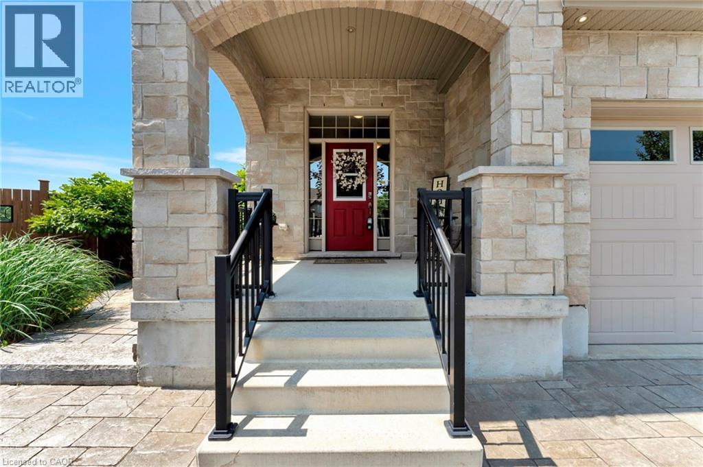 Property at 36 NEWCASTLE Court image 3