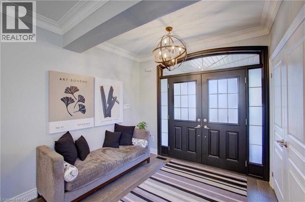 Property at 21 PREVOST Court image 4