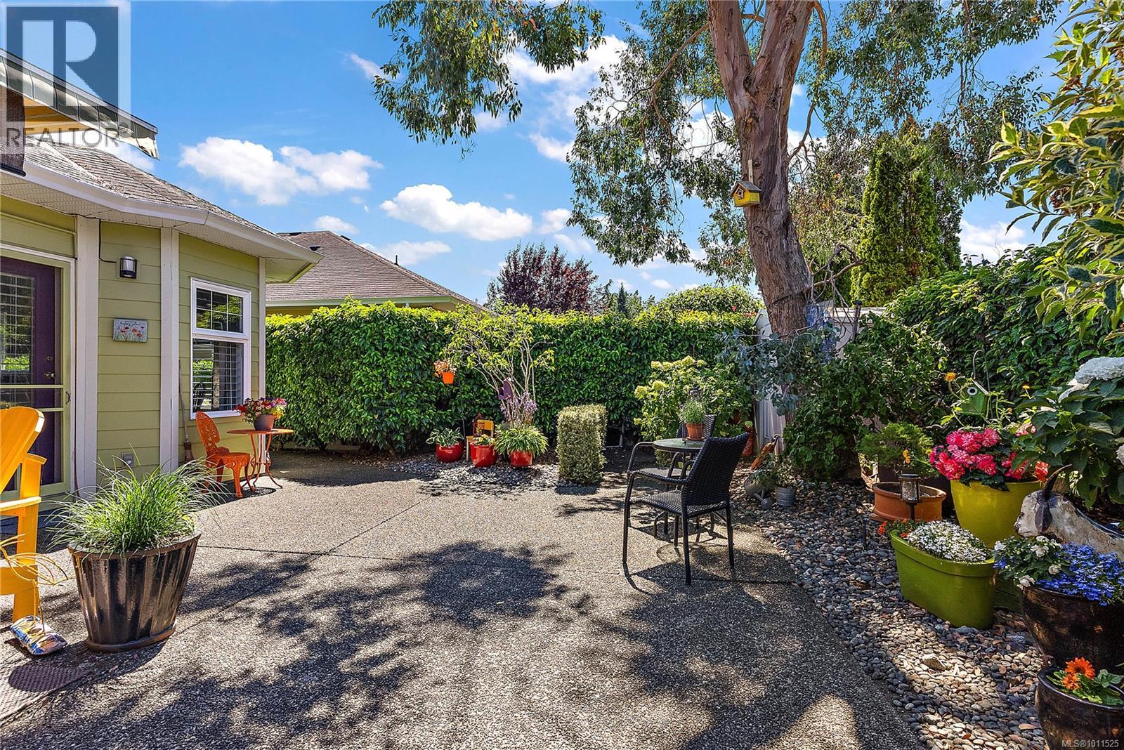 Property at 7952 Polo Park Cres image 4