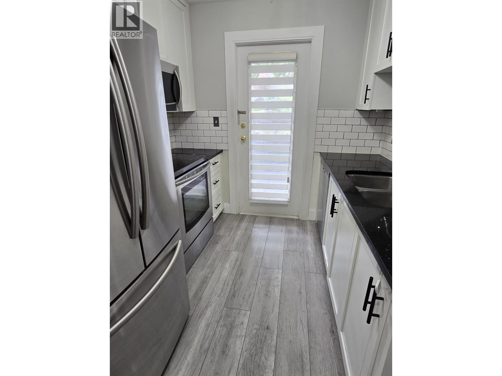 112 8460 Jellicoe Street, Vancouver, British Columbia V5S 4S8 - Photo 6 - R3038500