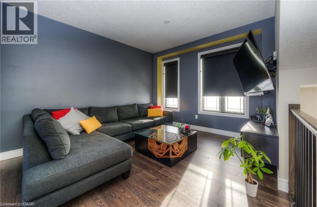Property at 110 LOXLEIGH Lane image 4