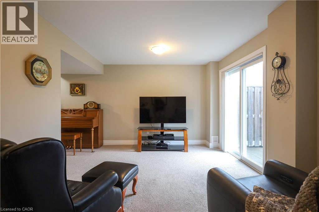 686 Wendy Culbert Crescent Unit# 5, Newmarket, Ontario  L3X 0A4 - Photo 39 - 40735951