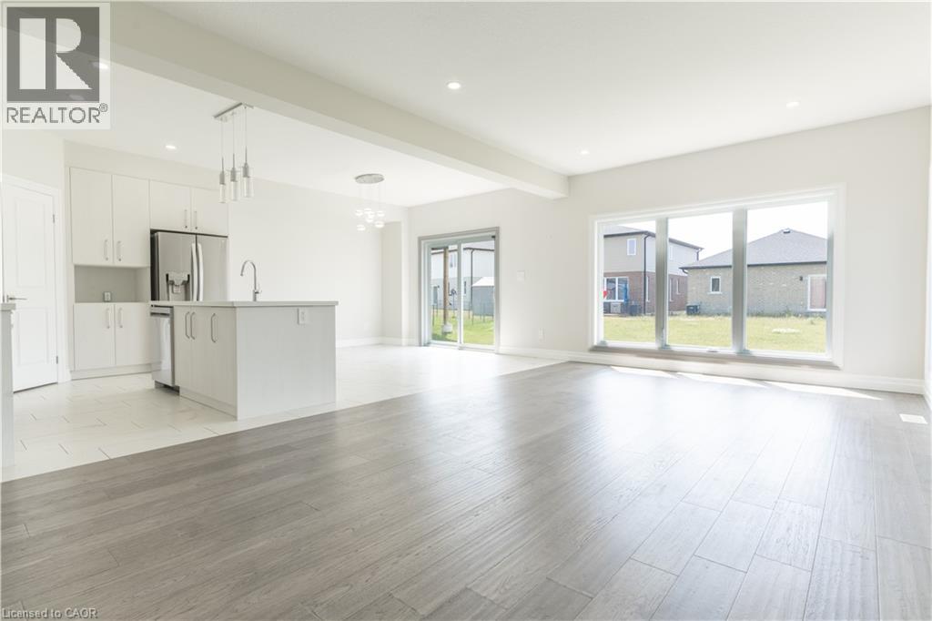 Photo 4 of 43 for 27 Triebner Street