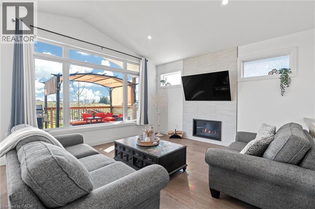 155 Mcleod Street, Parkhill, Ontario  N0M 2K0 - Photo 19 - 40737804