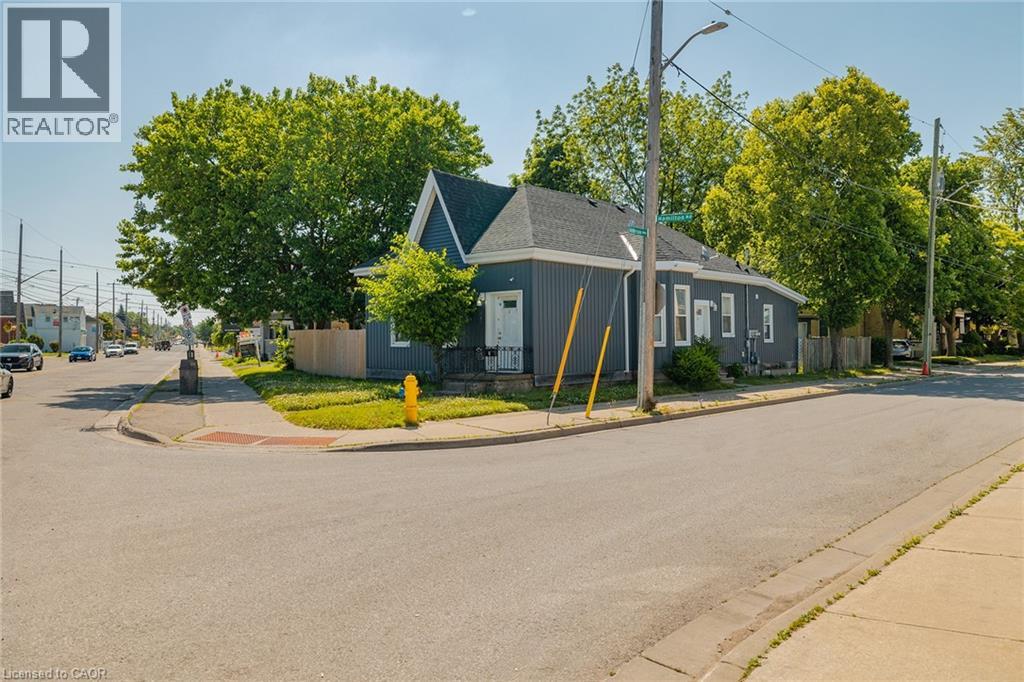 445 Hamilton Road, London, Ontario  N5Z 1S2 - Photo 2 - 40744957