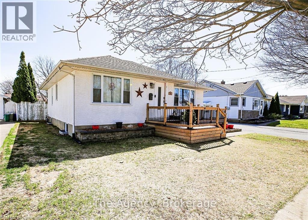 14 Heywood Avenue, St. Catharines, Ontario  L2M 2M8 - Photo 5 - 40756000