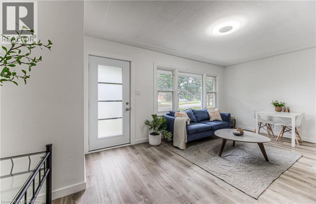 Property at 98 HARBER Avenue image 4