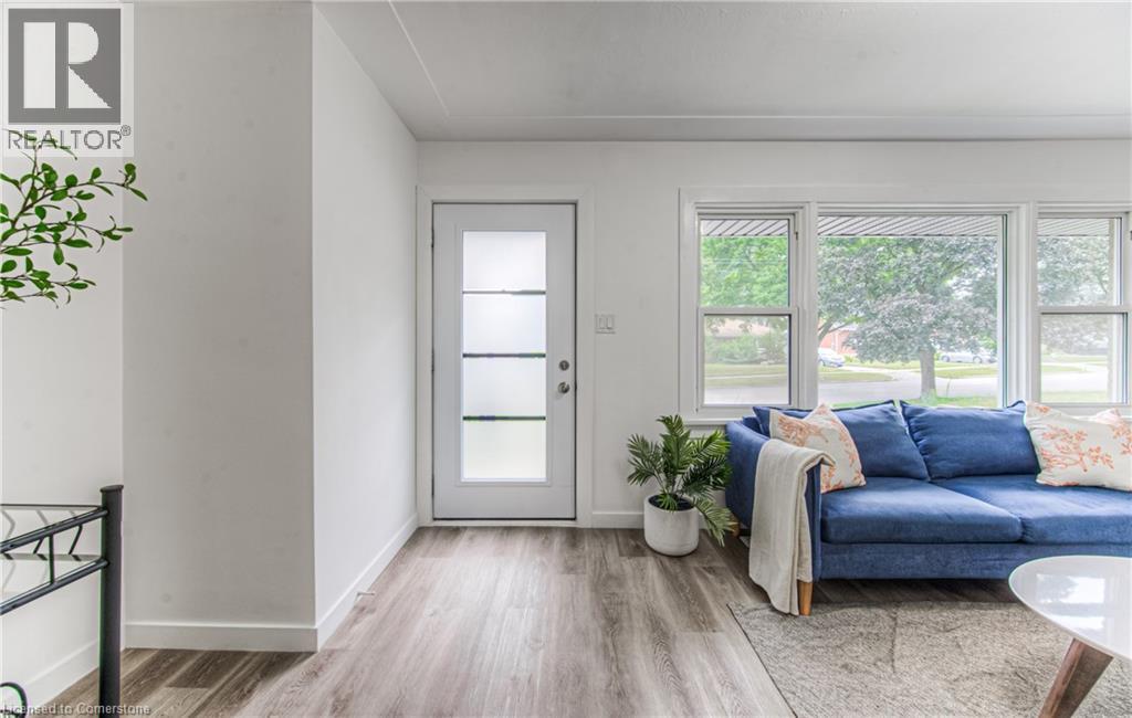 Property at 98 HARBER Avenue image 5
