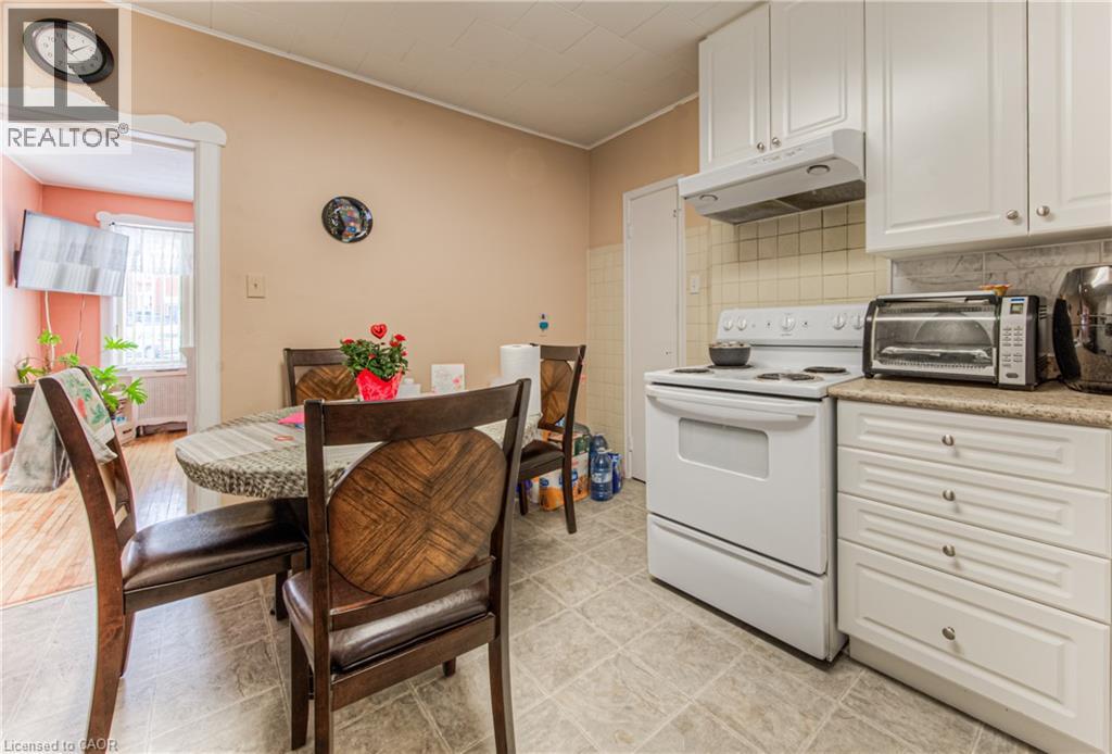 136 Moore Avenue S, Waterloo, Ontario  N2J 1X5 - Photo 32 - 40701122