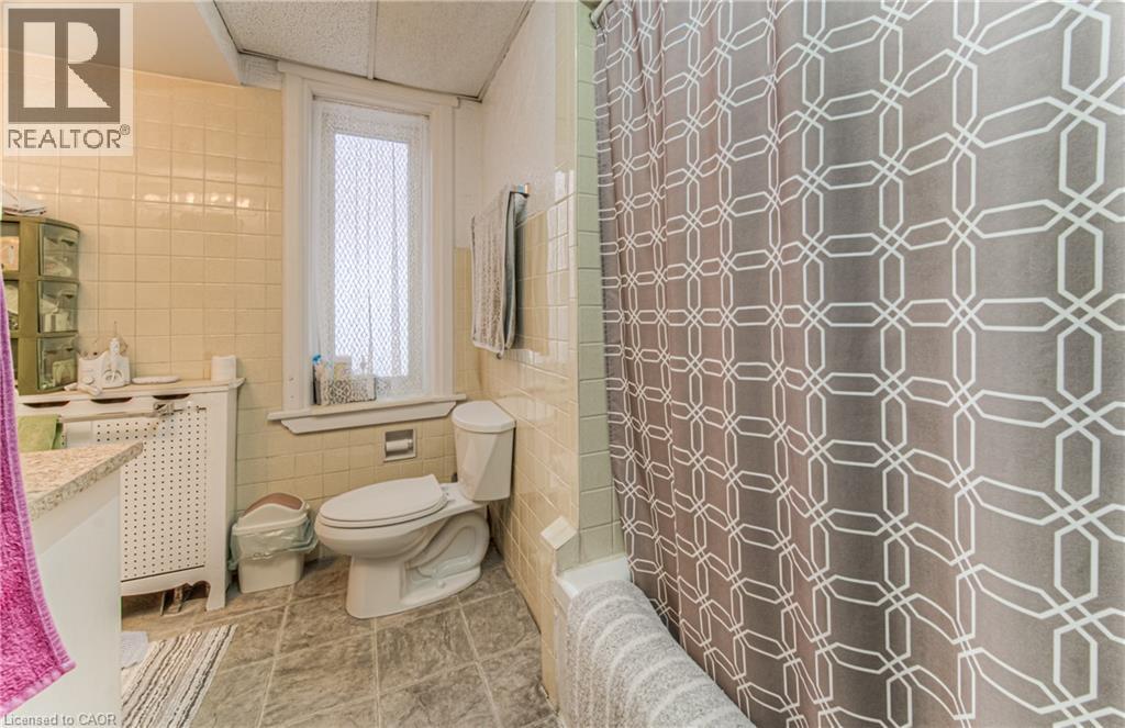 136 Moore Avenue S, Waterloo, Ontario  N2J 1X5 - Photo 33 - 40701122