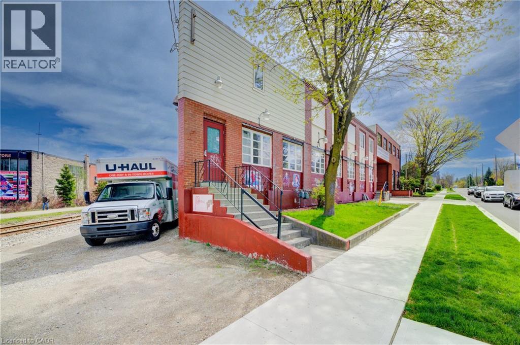 Property at 136 MOORE Avenue S image 3