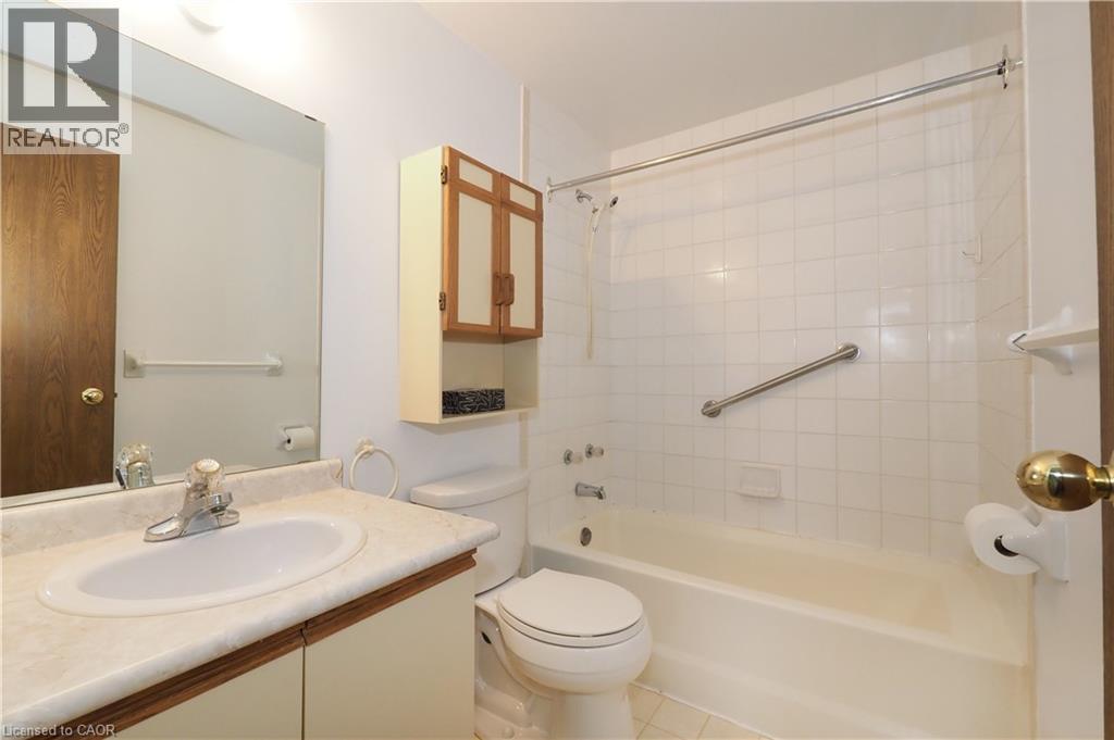 35 Green Valley Drive Unit# 1601, Kitchener, Ontario  N2P 2A5 - Photo 11 - 40756578