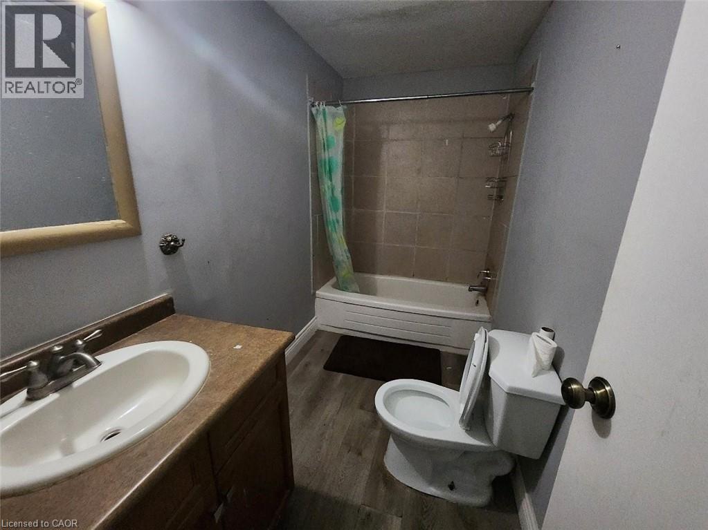 Photo 2 of 8 for 1085 Brydges Street