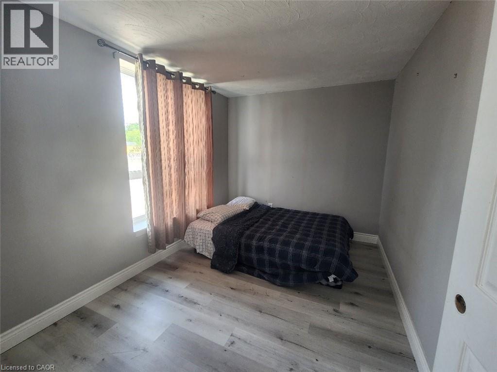 Photo 3 of 8 for 1085 Brydges Street